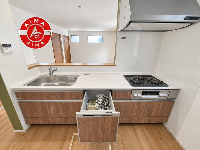 福岡市西区上山門2丁目第8-2棟（2号棟）のキッチン|ご家族を近くに感じられる対面キッチンのLDK。会話もはずみそうですね。