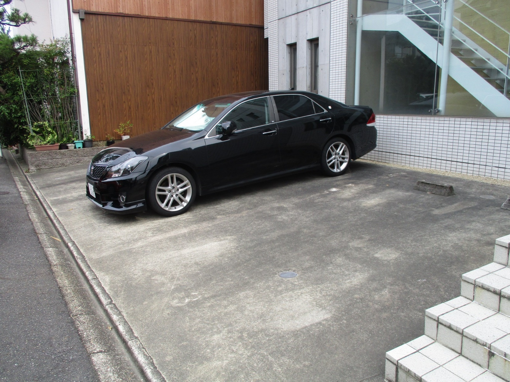 クリスタルスクエアの駐車場