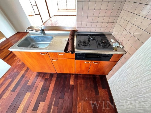 タプロコート三本木のキッチン|イメージ（同建物内別部屋の写真です）