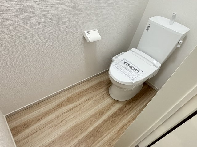 LIGARE天白区土原3期｜名古屋市の戸建ならホームアップのトイレ|2か所にトイレを完備。混み合う朝や来客時も安心の設計！
