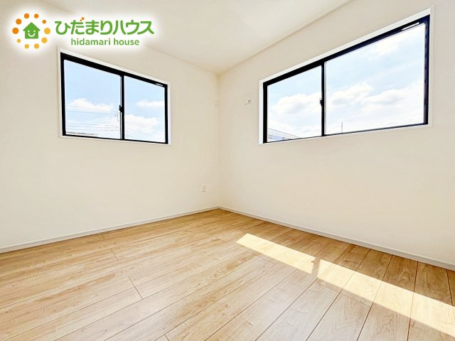 【洋室】 | ひたちなか市津田東1期　新築戸建　1号棟 | 夏場に心地良いひんやり感はフローリングならでは☆彡