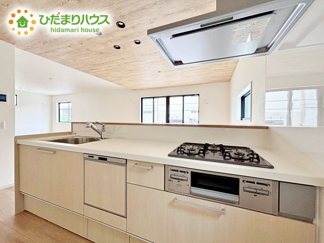 【キッチン】 | ひたちなか市津田東1期　新築戸建　1号棟 | 広々として使い勝手のよい明るく開放的なキッチン
