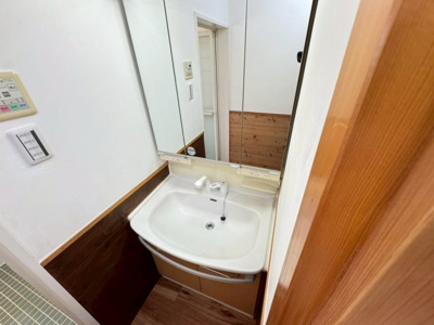【洗面所】 | 吹田市原町4丁目貸家