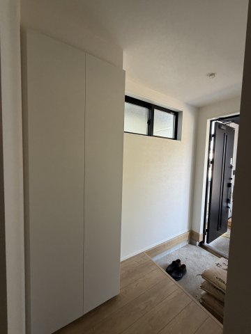 《仲介手数料無料》浦和区大東３丁目34-13新築一戸建てケイアイグレイスの玄関