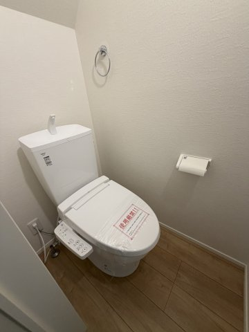《仲介手数料無料》浦和区大東３丁目34-13新築一戸建てケイアイグレイスのトイレ