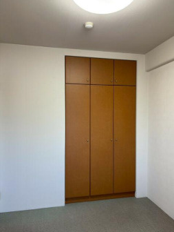 【高層階】高知市北本町4丁目サーパス北本町第2　中古マンションの収納|全居室に収納があります☆