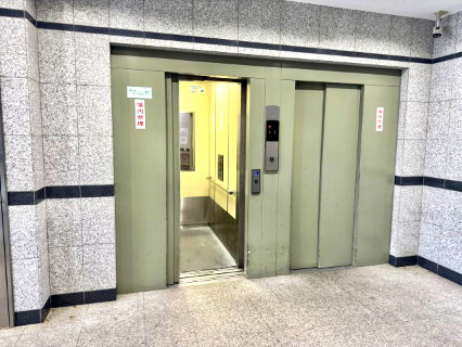 サンピア久米田のその他共用部分|エレベーター２基あります