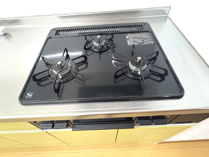 サンピア久米田のキッチン|R５年キッチン入替済。セカンドハウスとして大切に使われていたため、室内コンディションは大変良好です。R8年ハウスクリーニング済