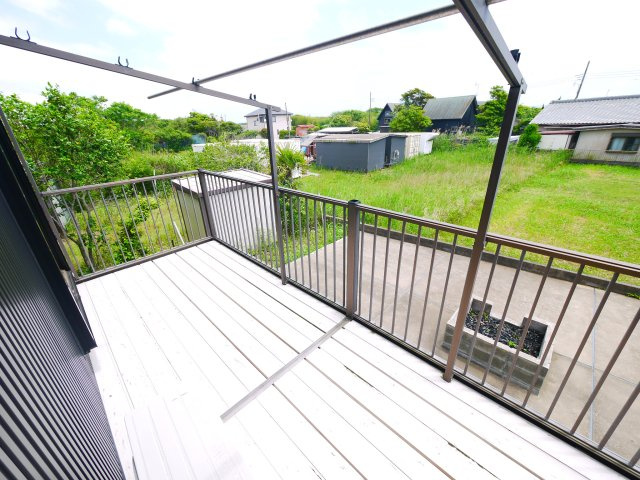 山武市井之内　中古戸建のバルコニー|令和3年内外装リフォーム済みセカンドハウスで利用 外シャワー・ロフト付き 海まで徒歩約6分