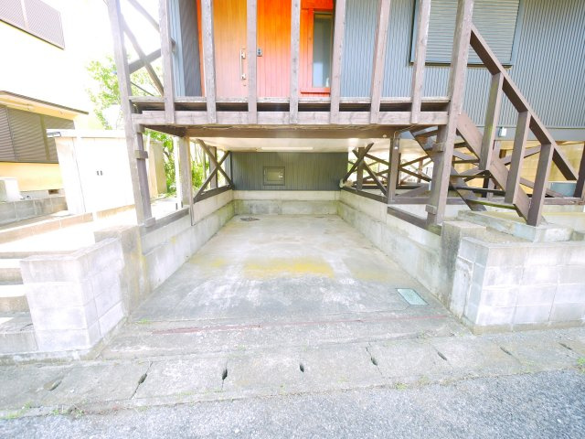 山武市井之内　中古戸建の駐車場|令和3年内外装リフォーム済みセカンドハウスで利用 外シャワー・ロフト付き 海まで徒歩約6分