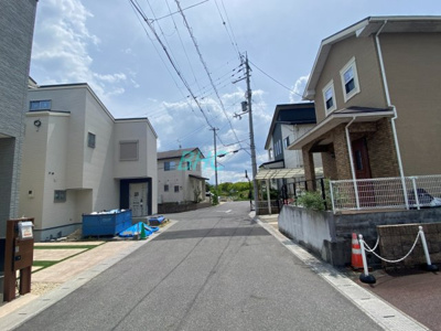 【前面道路含む現地写真】 | 下阪本2丁目ニュータウン6-1号地