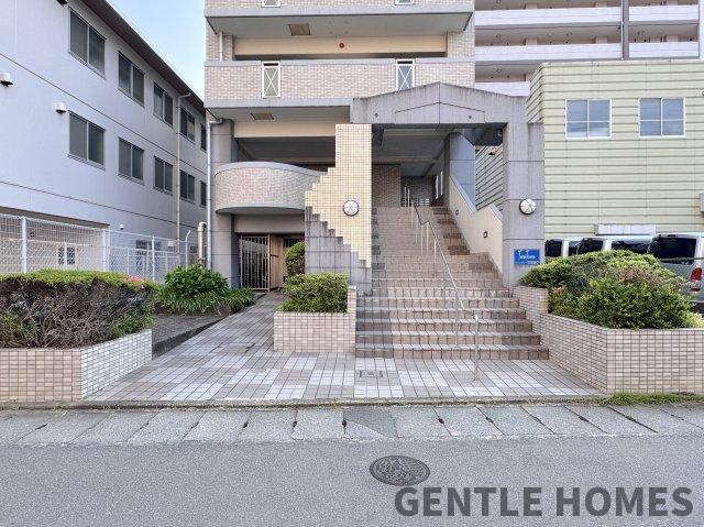 ツインタワー空港通りのエントランス