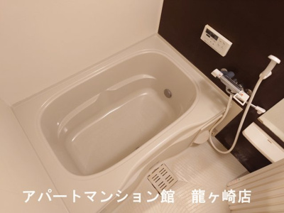 【浴室】 | Pure House | ※写真は102号室使用(反転)