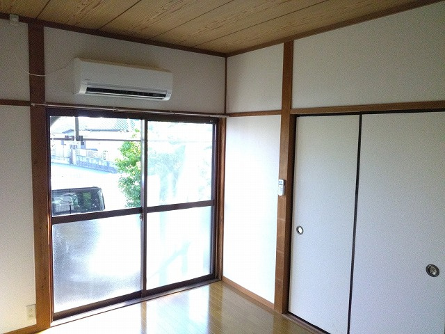 コーポ難波の洋室|南向きのお部屋です
