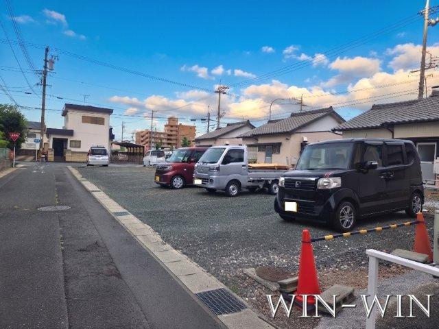 吉川町102番1貸家群の駐車場