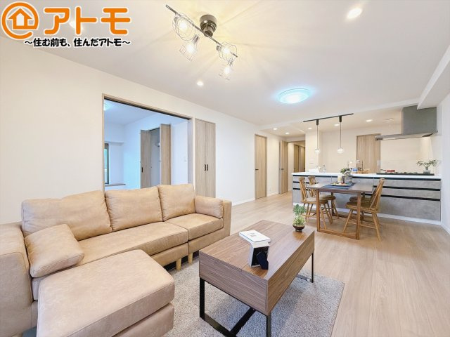 【居間・リビング】 | ベルフローラ焼津 | 家族団らんのイメージは、リビングを思い浮かべませんか？リビングこそ広々としたお部屋が良いですね♪
