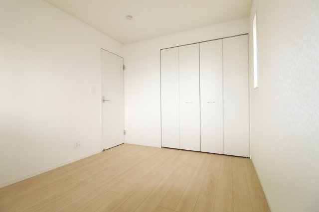 郡山市菜根３丁目　　　１号棟　　　桜小学校、郡山第３中学区の洋室