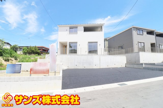 郡山市菜根３丁目　　　１号棟　　　桜小学校、郡山第３中学区の外観|南側から見た駐車場を含む外観♪