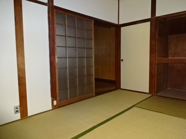 細江貸家の寝室