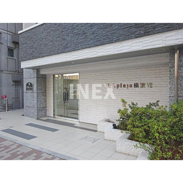 横浜市西区花咲町５丁目の賃貸マンションのエントランス