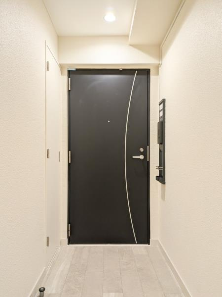 麹町レジデンスの玄関