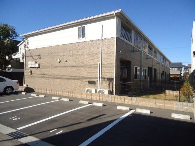パークヒルズ城土の駐車場