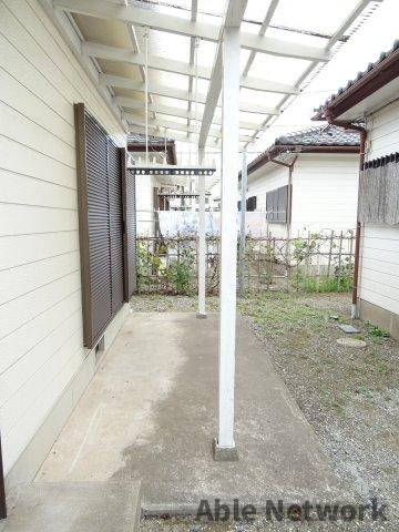 マルグリットの庭|昔ながらの濡れ縁付