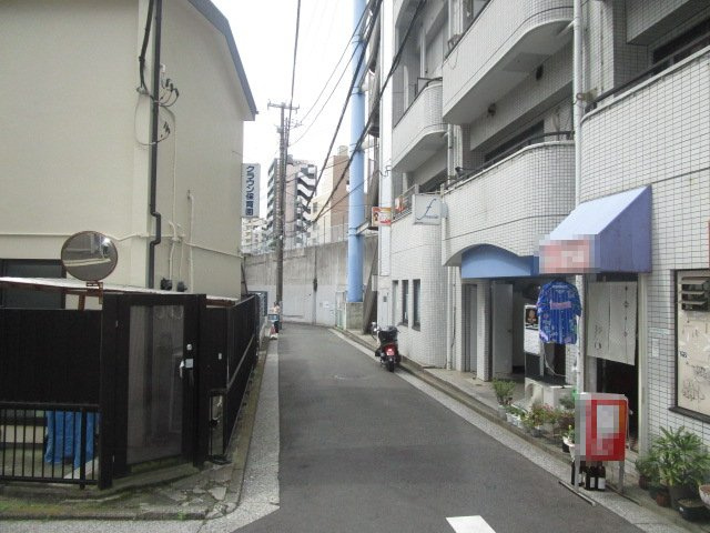 横浜市中区宮川町３丁目の店舗一部
