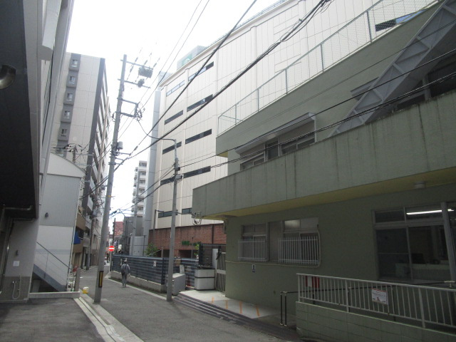 横浜市中区宮川町３丁目の店舗一部