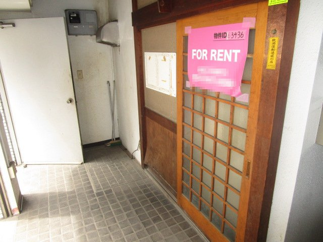 横浜市中区宮川町３丁目の店舗一部