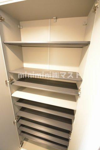 シーズンフラッツ阿波座の収納