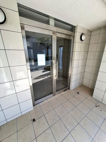 カーロ．アロッジオのエントランス