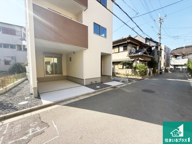 10(土)11(日)12(祝)現地説明会！◆藤井寺市野中　第1期　新築一戸建ての前面道路含む現地写真|周辺は閑静な住宅街！前面道路広々で車の出し入れも便利です。駐車が苦手な方でも安心して車庫入れできます！