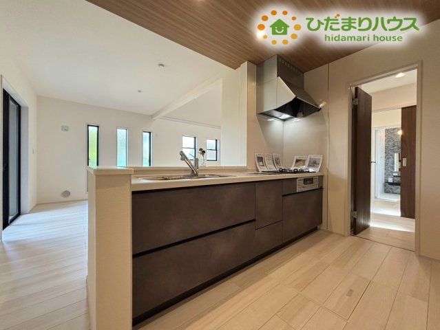 寄居町赤浜　第2　新築一戸建て　リーブルガーデン　01のキッチン