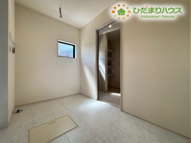 寄居町赤浜　第2　新築一戸建て　リーブルガーデン　01のランドリースペース