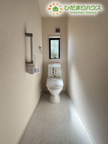寄居町赤浜　第2　新築一戸建て　リーブルガーデン　01のトイレ