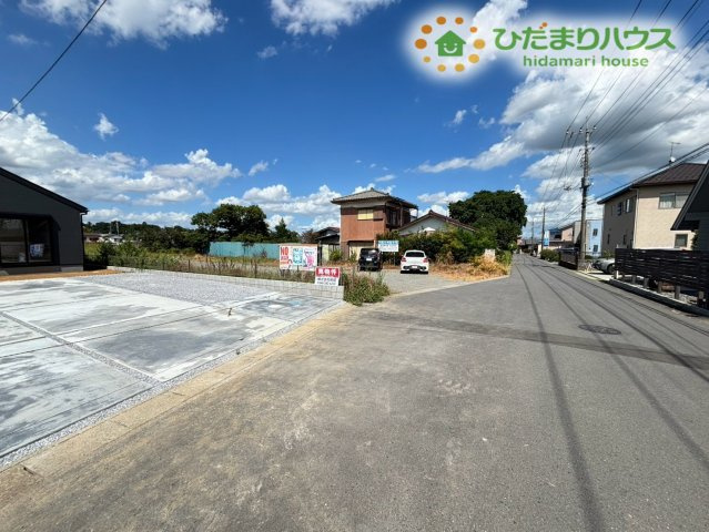 寄居町赤浜　第2　新築一戸建て　リーブルガーデン　01の前面道路含む現地写真