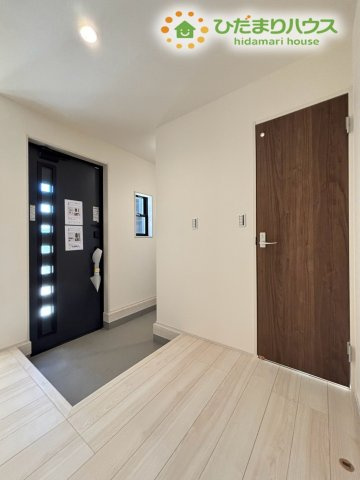 寄居町赤浜　第2　新築一戸建て　リーブルガーデン　01の玄関