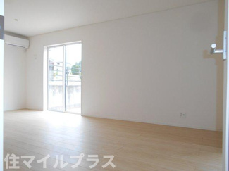 【居間・リビング】 | 二本松市油井新築一戸建て3棟 | こちらの居間で趣味の時間をお楽しみください