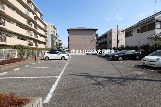 グランドパレスの駐車場