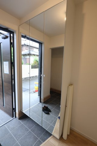 《仲介手数料無料》北区別所町1000-69新築一戸建ての玄関