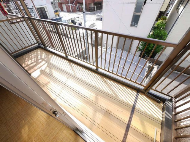 寺池町２丁目貸家のバルコニー