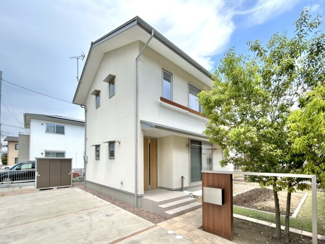 【中古戸建】前橋市稲荷新田町の外観|■外観｜ここから始まる「日常」はご家族にとってかけがえのない時間となります。少しでも豊かに、快適に。