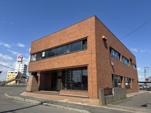 栄町12-1-2貸店舗の外観