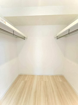 【収納】 | 桜ヶ丘2丁目、中古戸建て | 【現地写真】
ウォークインクローゼット有り♪