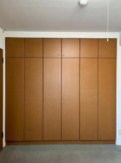 【高知駅近く】高知市北本町4丁目サーパス北本町第2　中古マンションの収納|たくさん洋服がかけられるワイドクローゼット♪