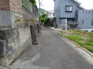 【前面道路含む現地写真】 | 川西市寺畑２丁目6の20　建築条件無土地