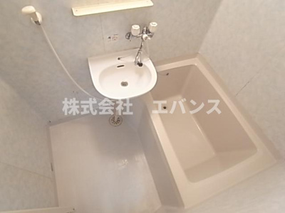 【浴室】 | ヒルズ大森台マンション | コンパクトで使いやすいお風呂です