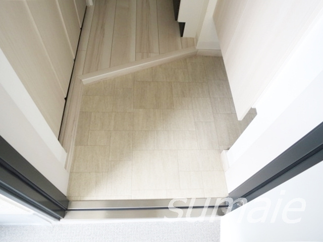 エルスタンザ舟渡の玄関|こちらからお部屋に入ります☆