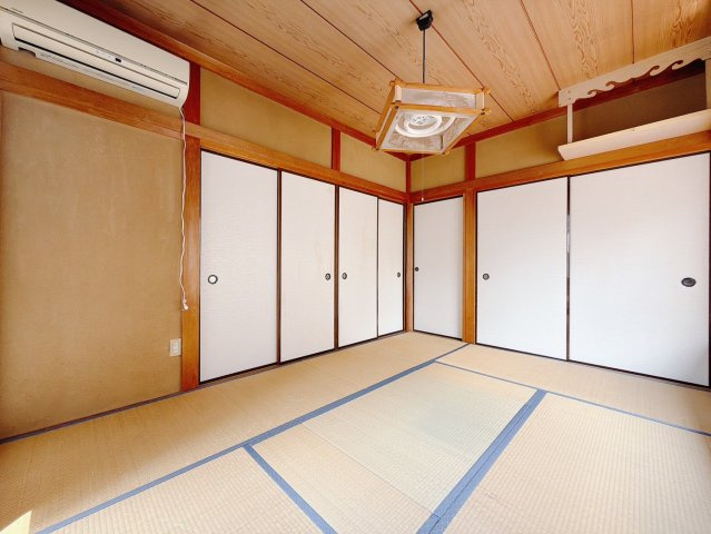 【中古戸建】熊谷市肥塚の和室|■和室｜和室を書斎にしたり、冬にはコタツを敷いて家族みんなで年越しをするのもいいですね。家族みんなのお気に入りの空間になります♪